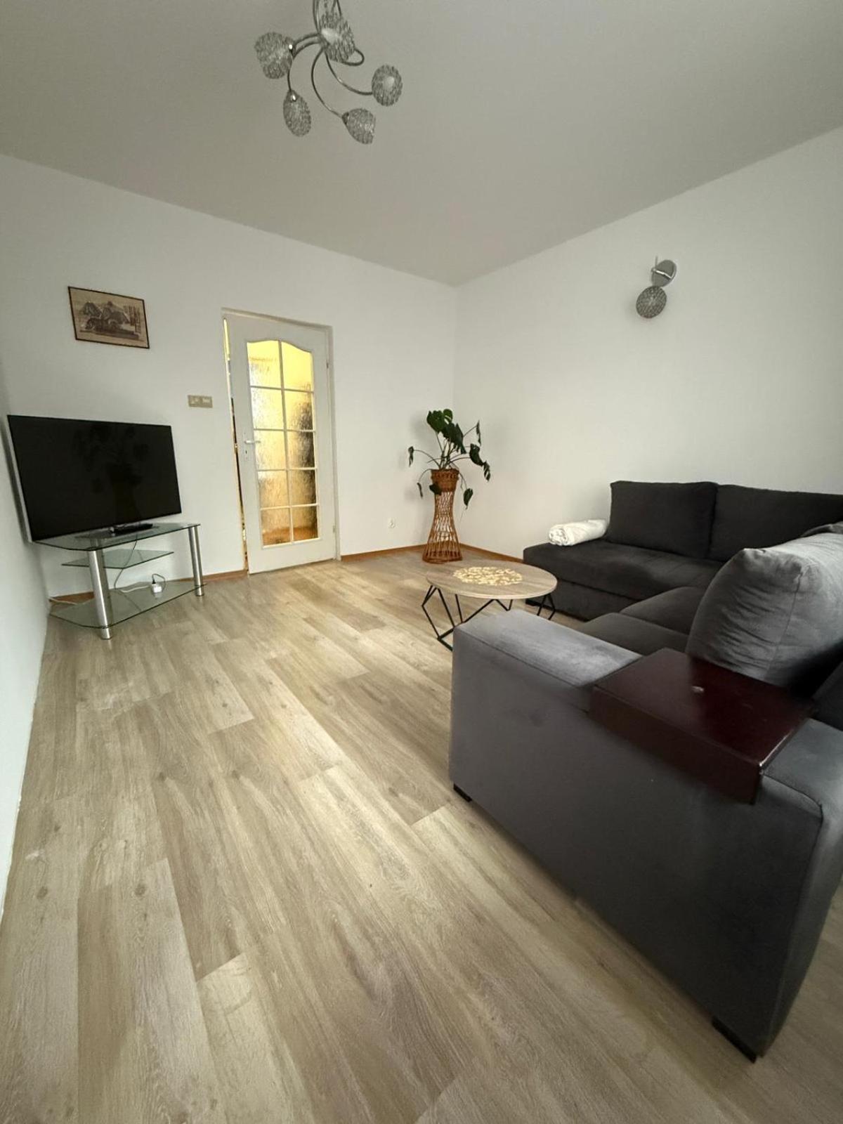 Family Apartment Przemyśl Exteriör bild